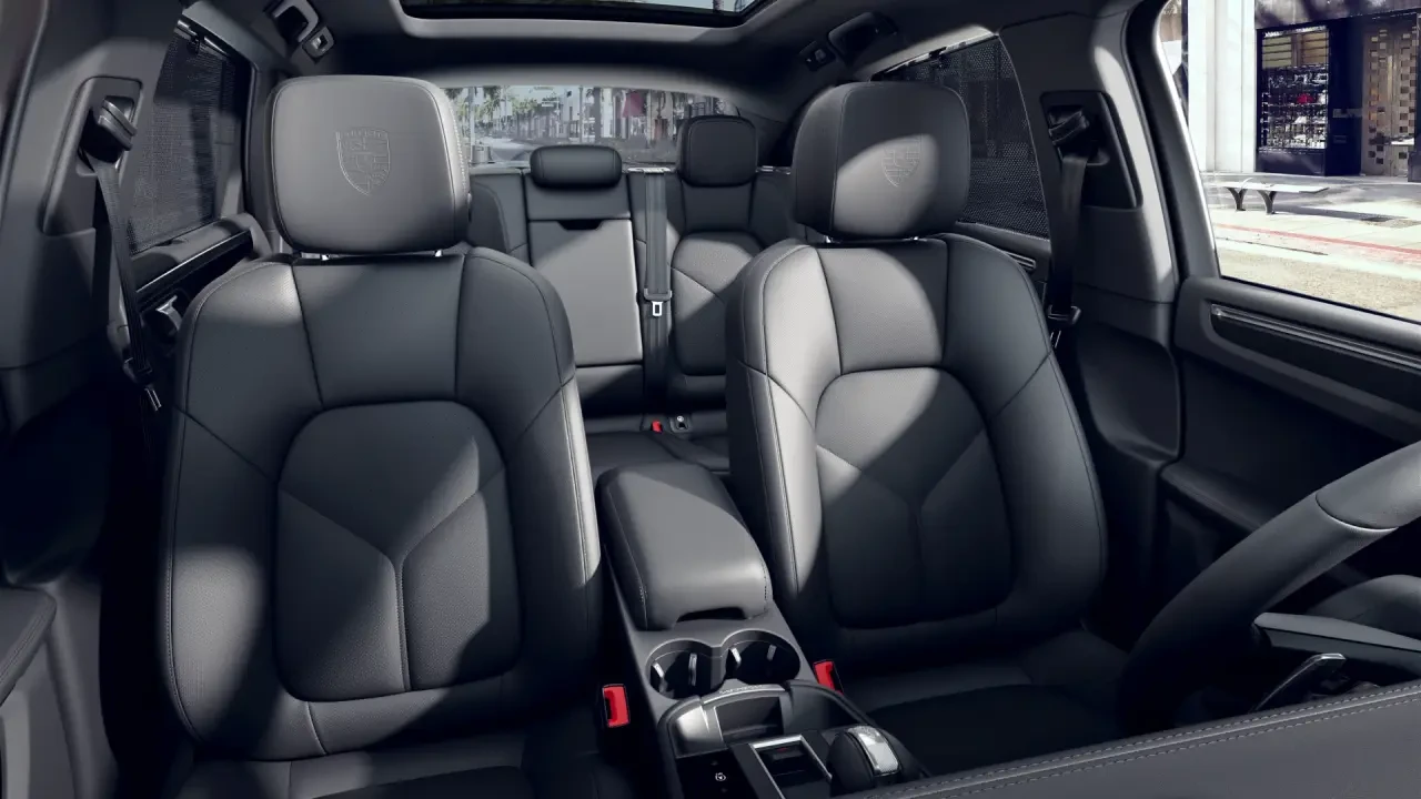 2025 Porsche Macan - Image 5 of 13