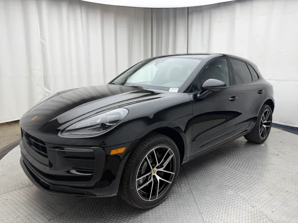 2025 Porsche Macan - Image 10 of 13