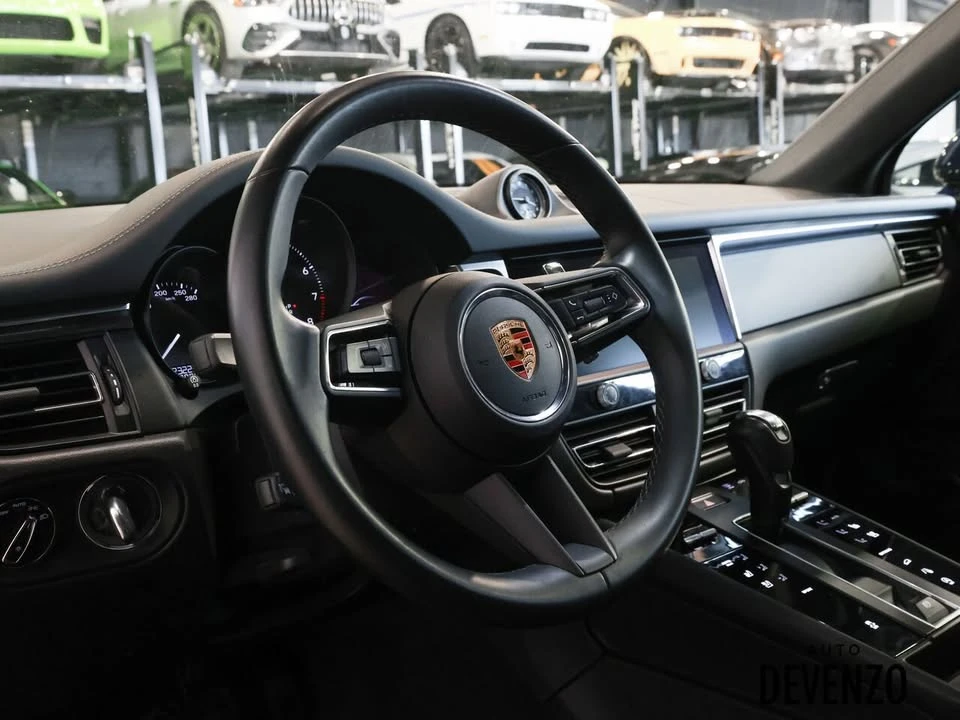 2025 Porsche Macan - Image 15 of 20