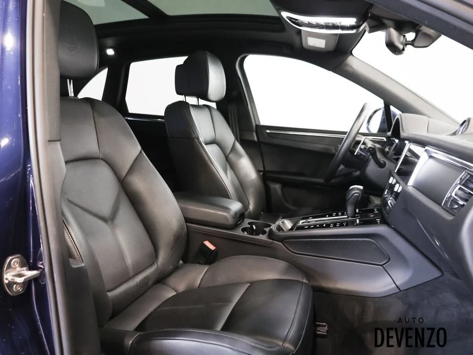 2025 Porsche Macan - Image 8 of 20