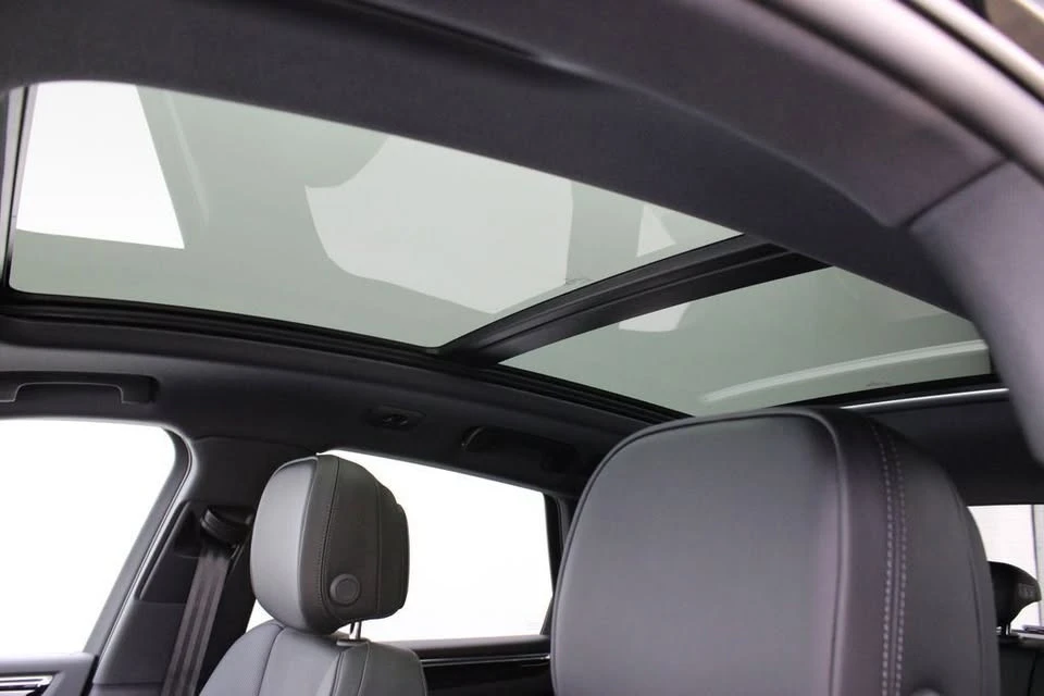 2025 Porsche Macan S - Image 6 of 17