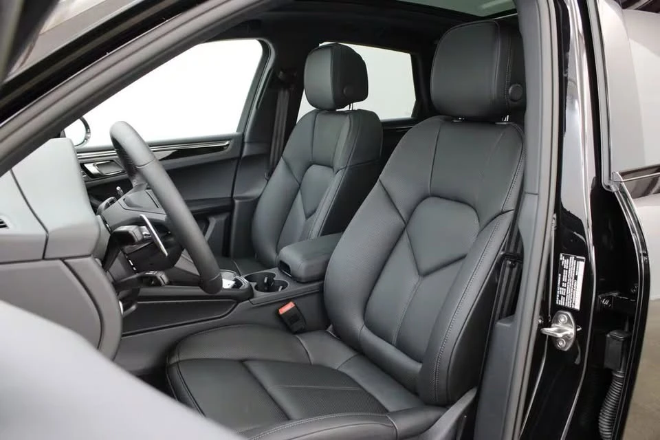 2025 Porsche Macan S - Image 3 of 17