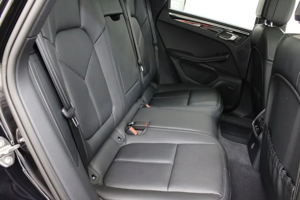 2025 Porsche Macan S - Image 14 of 17