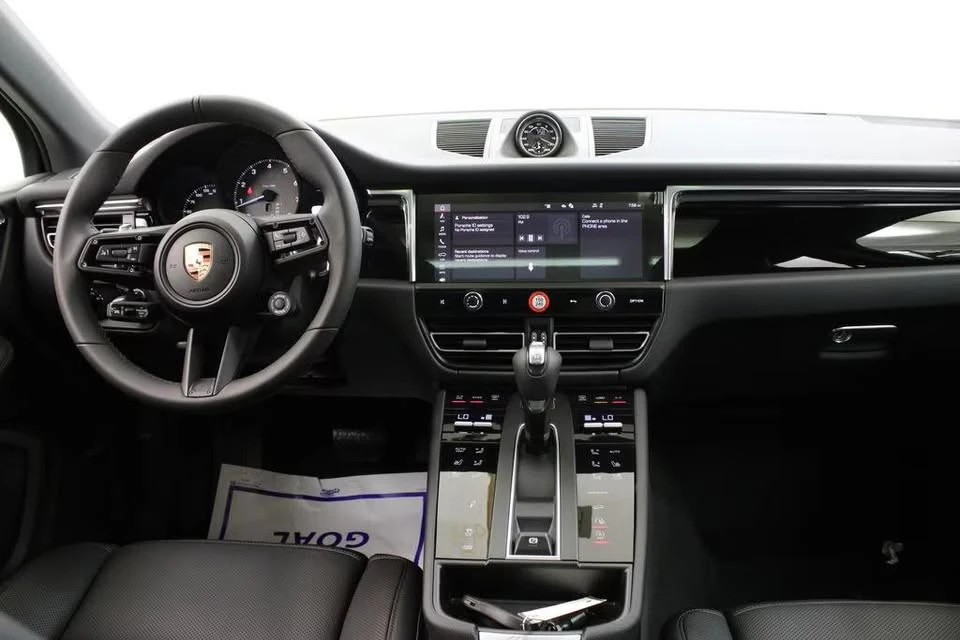 2025 Porsche Macan S - Image 9 of 17