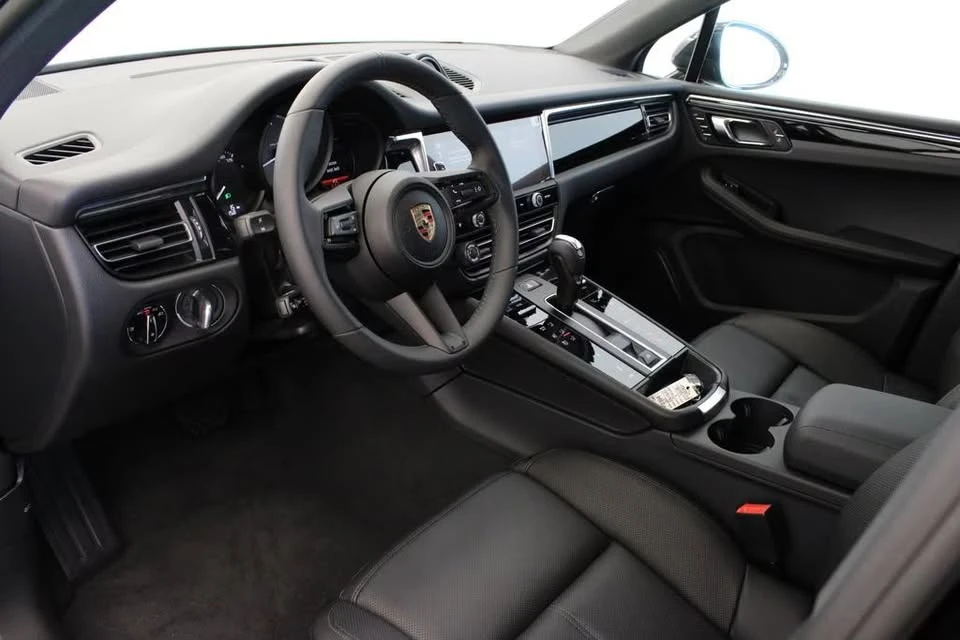 2025 Porsche Macan S - Image 4 of 17