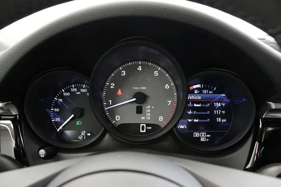 2025 Porsche Macan S - Image 8 of 17