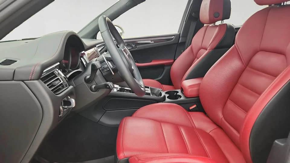 2025 Porsche Macan S - Image 7 of 15