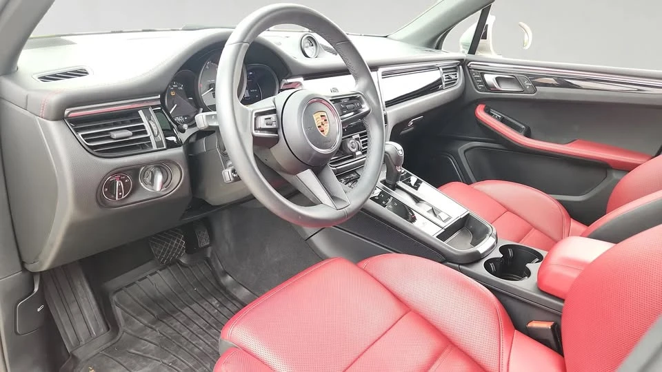 2025 Porsche Macan S - Image 6 of 15