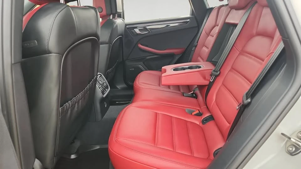2025 Porsche Macan S - Image 14 of 15