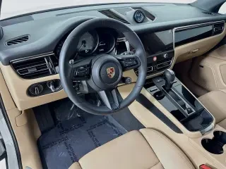 2025 Porsche Macan S - Image 4 of 4