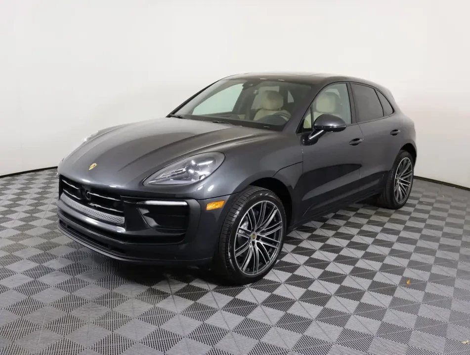 2025 Porsche Macan S - Image 10 of 13