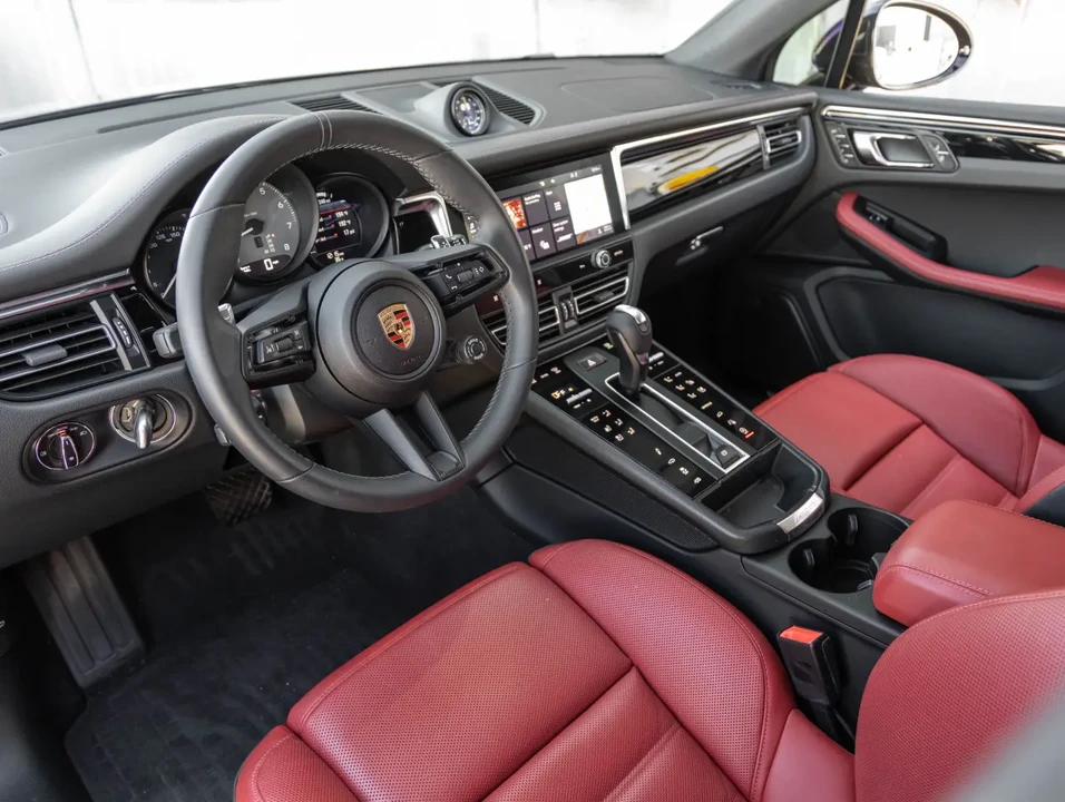 2025 Porsche Macan S - Image 4 of 13