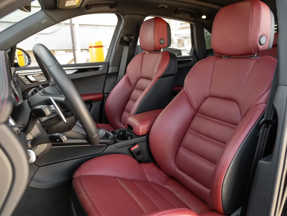 2025 Porsche Macan S - Image 5 of 13