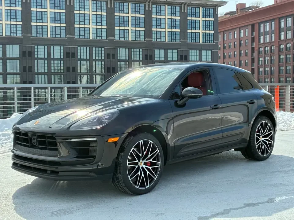 2025 Porsche Macan S - Image 11 of 13