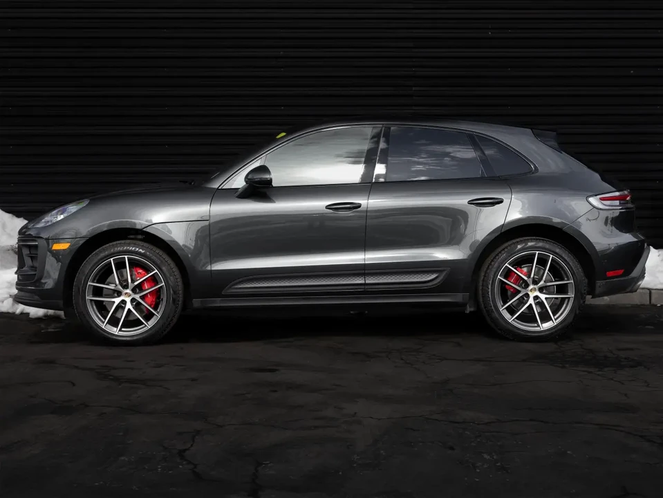 2025 Porsche Macan S - Image 2 of 6