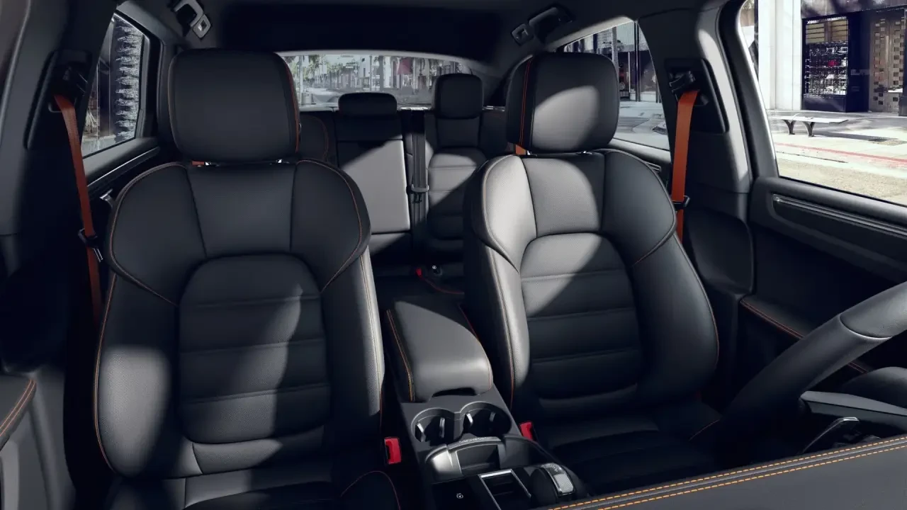 2025 Porsche Macan S - Image 5 of 8
