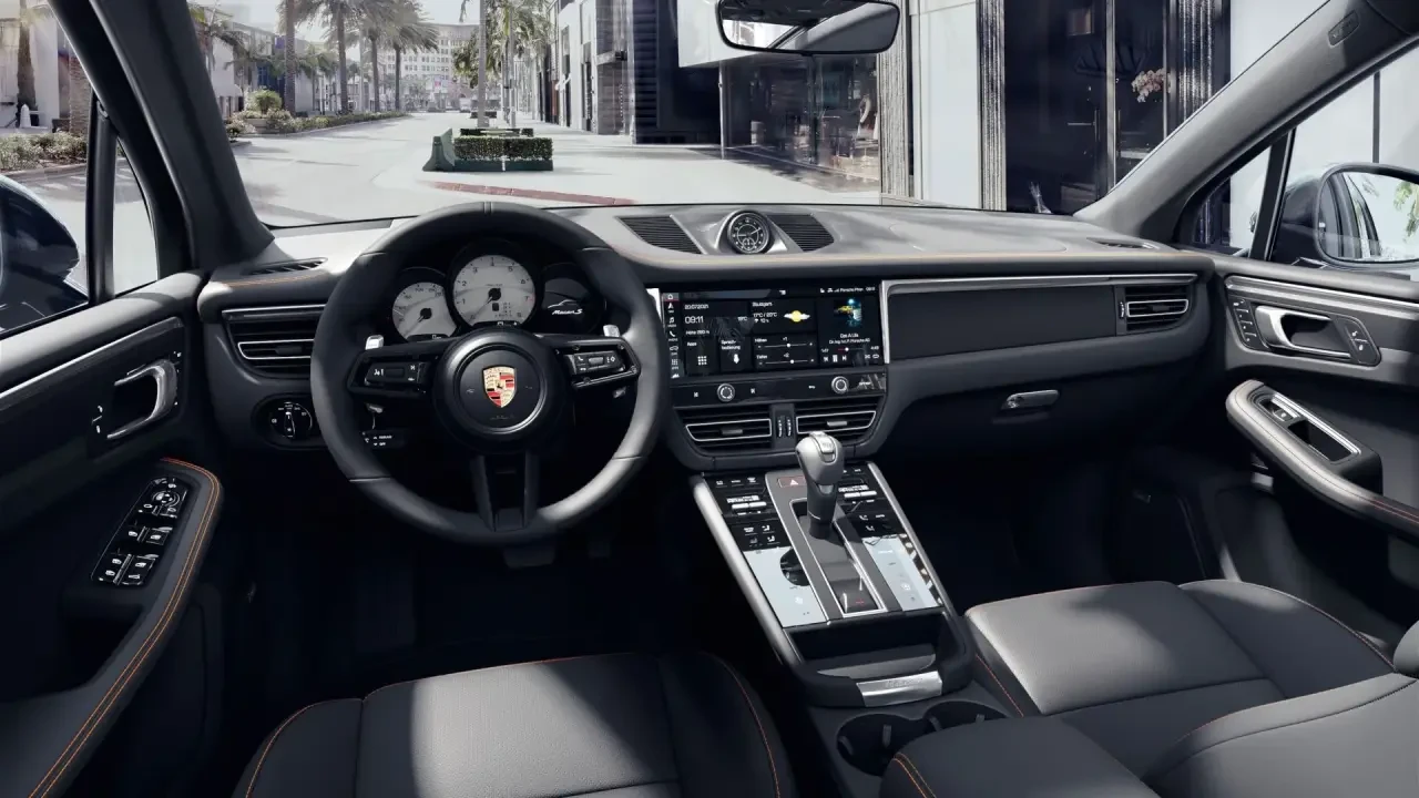2025 Porsche Macan S - Image 4 of 8