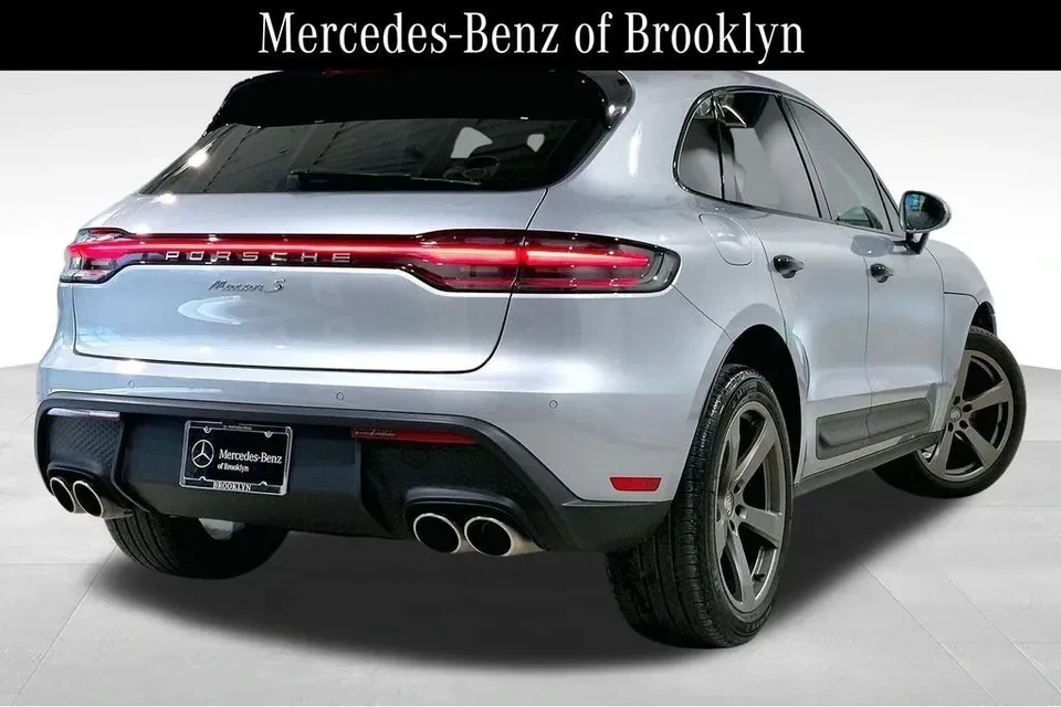 2025 Porsche Macan S - Image 8 of 9