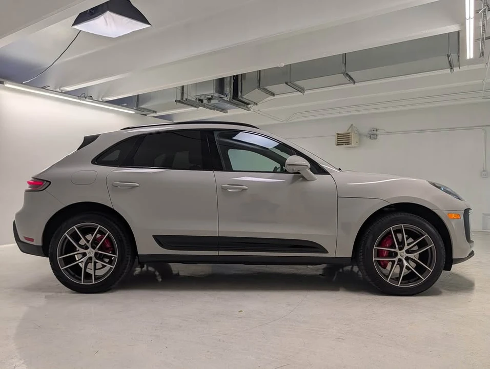 2025 Porsche Macan S - Image 2 of 14