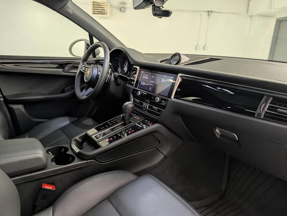 2025 Porsche Macan S - Image 11 of 14