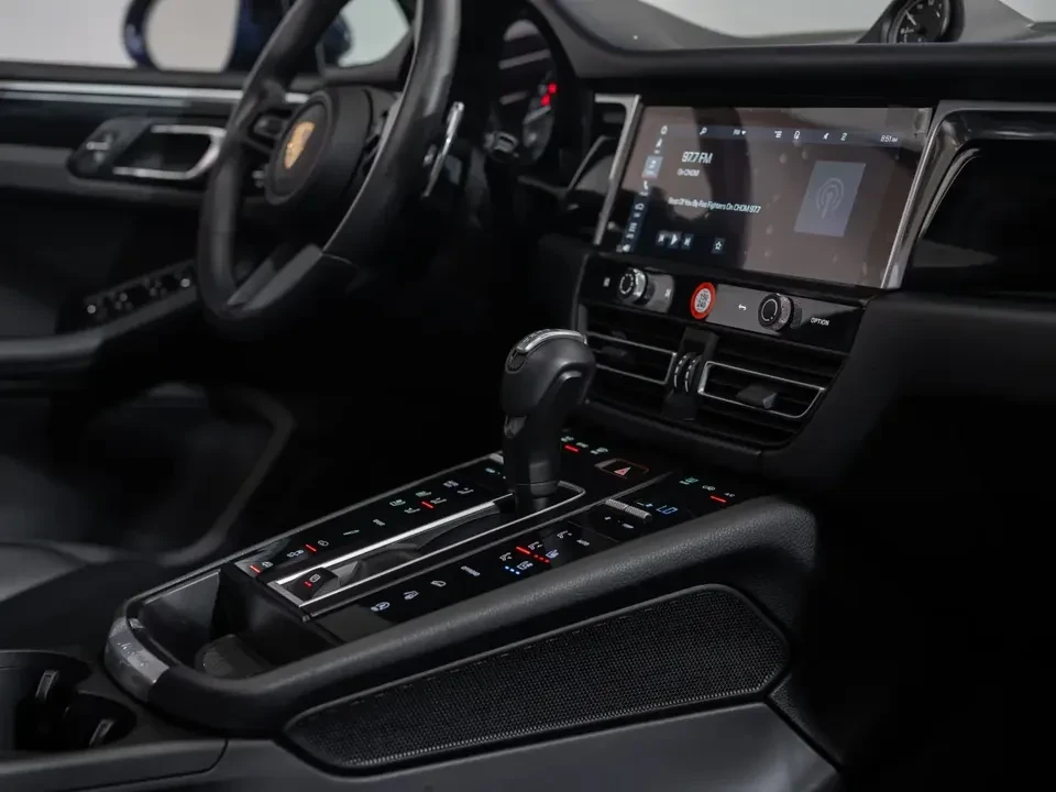 2025 Porsche Macan S - Image 19 of 20