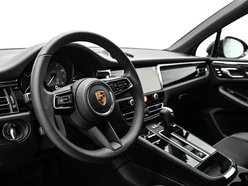 2025 Porsche Macan S - Image 2 of 20