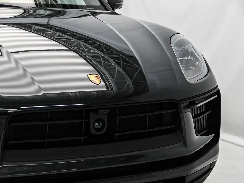 2025 Porsche Macan S - Image 11 of 20