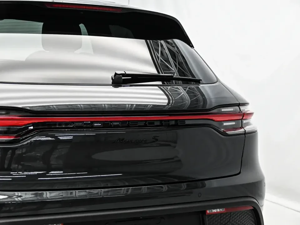 2025 Porsche Macan S - Image 12 of 20