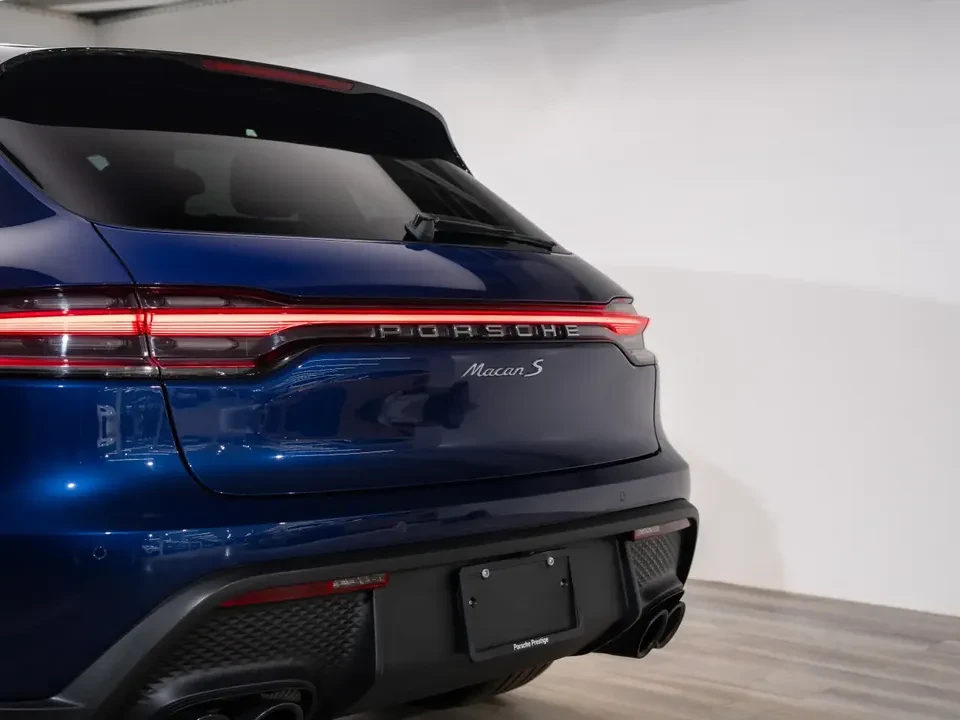 2025 Porsche Macan S - Image 12 of 20