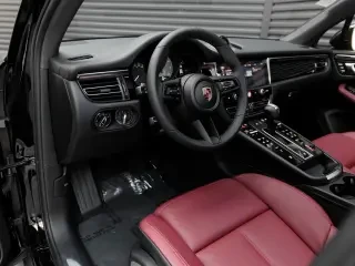 2025 Porsche Macan S - Image 4 of 4