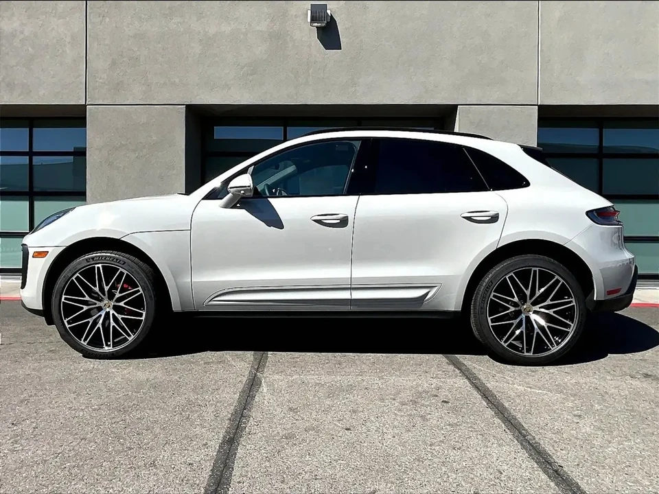 2025 Porsche Macan S - Image 2 of 12