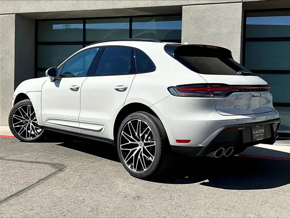 2025 Porsche Macan S - Image 3 of 12
