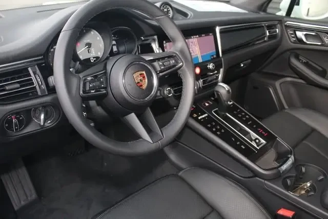 2025 Porsche Macan S - Image 4 of 6