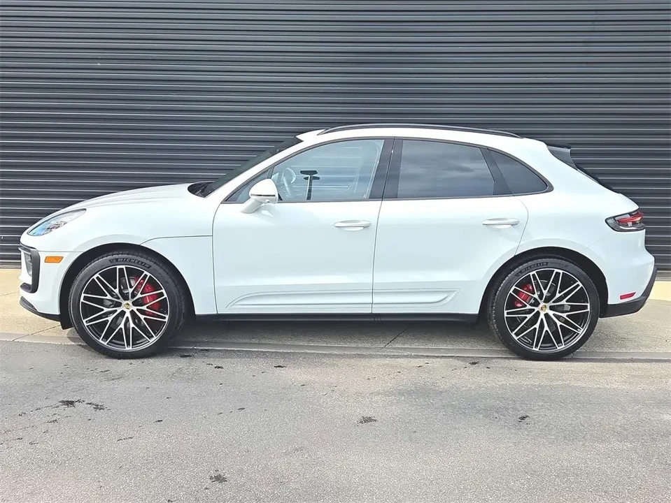 2025 Porsche Macan S - Image 2 of 7
