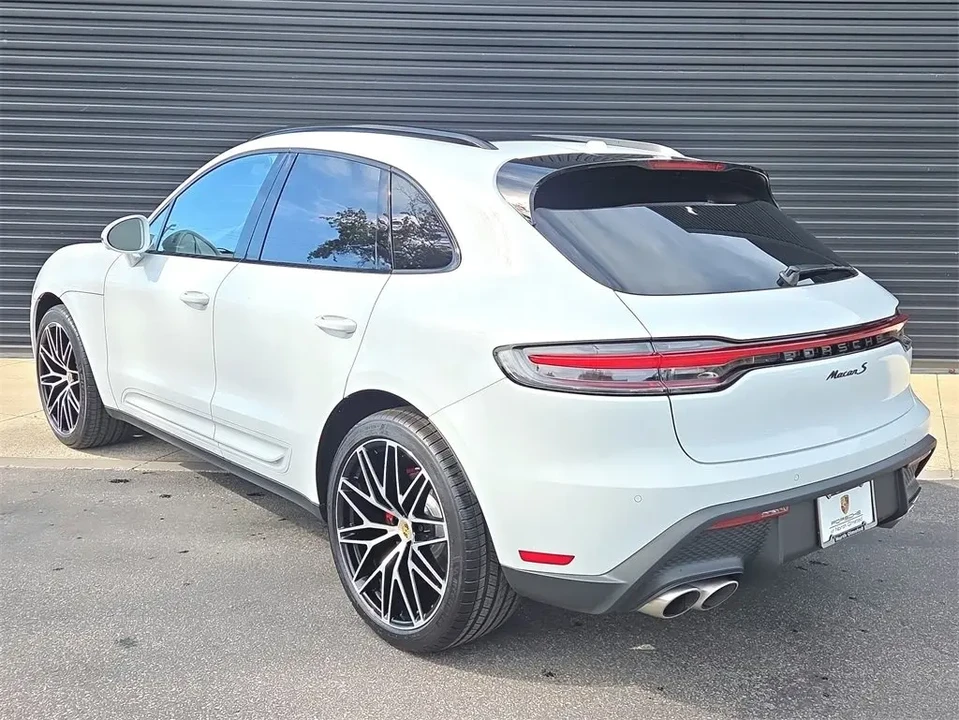2025 Porsche Macan S - Image 3 of 7