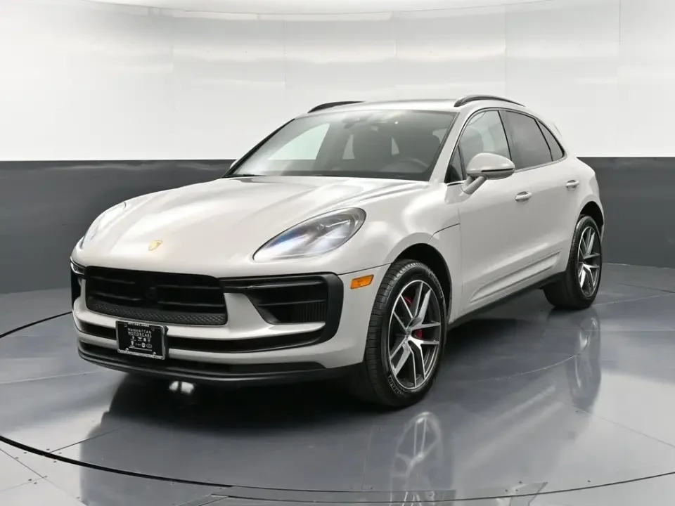 2025 Porsche Macan S - Image 13 of 14
