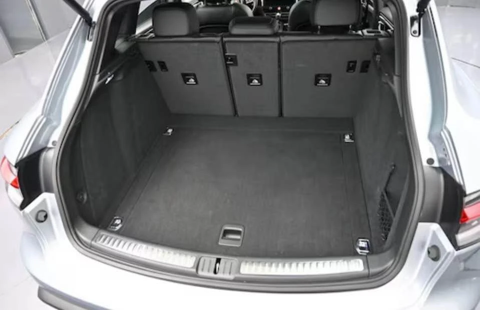 2025 Porsche Macan S - Image 7 of 10