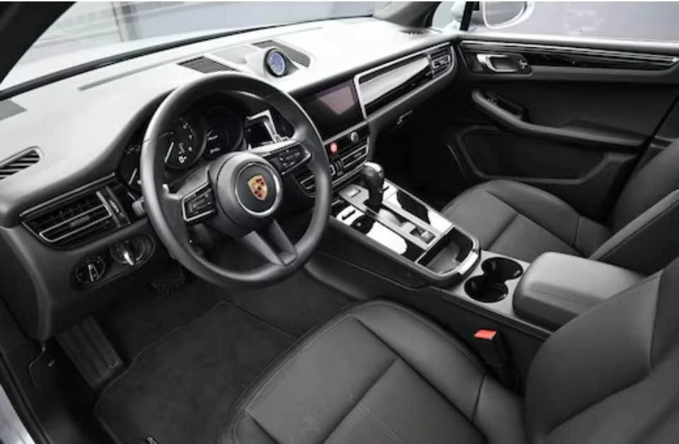 2025 Porsche Macan S - Image 2 of 10