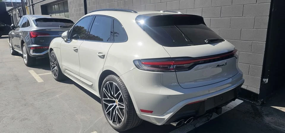 2025 Porsche Macan S - Image 2 of 4