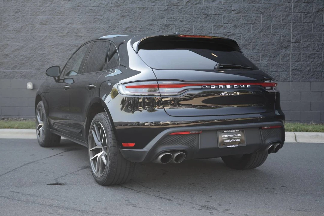 2025 Porsche Macan S - Image 3 of 4
