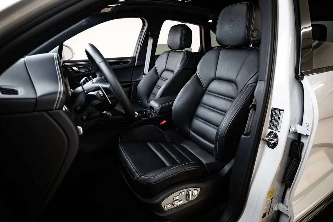 2025 Porsche Macan S - Image 5 of 5