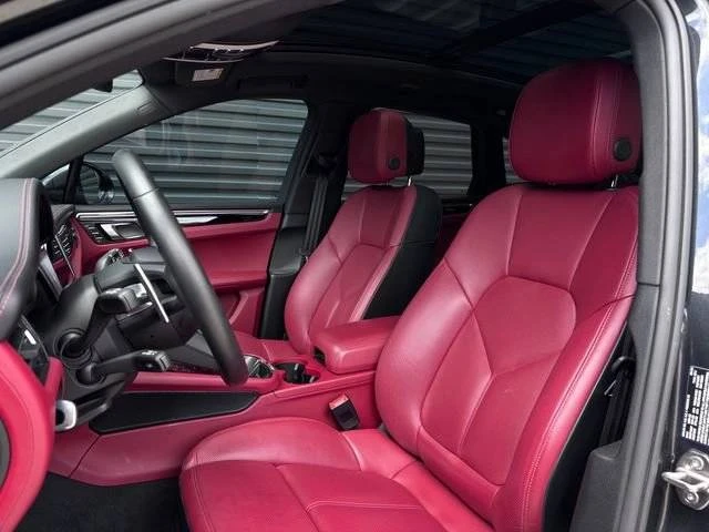 2025 Porsche Macan S - Image 5 of 5