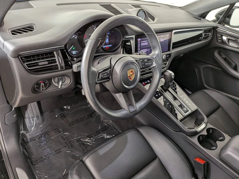 2025 Porsche Macan S - Image 4 of 4