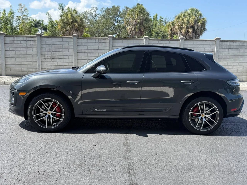 2025 Porsche Macan S - Image 2 of 5