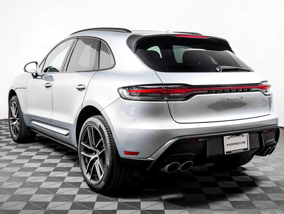 2025 Porsche Macan S - Image 3 of 5