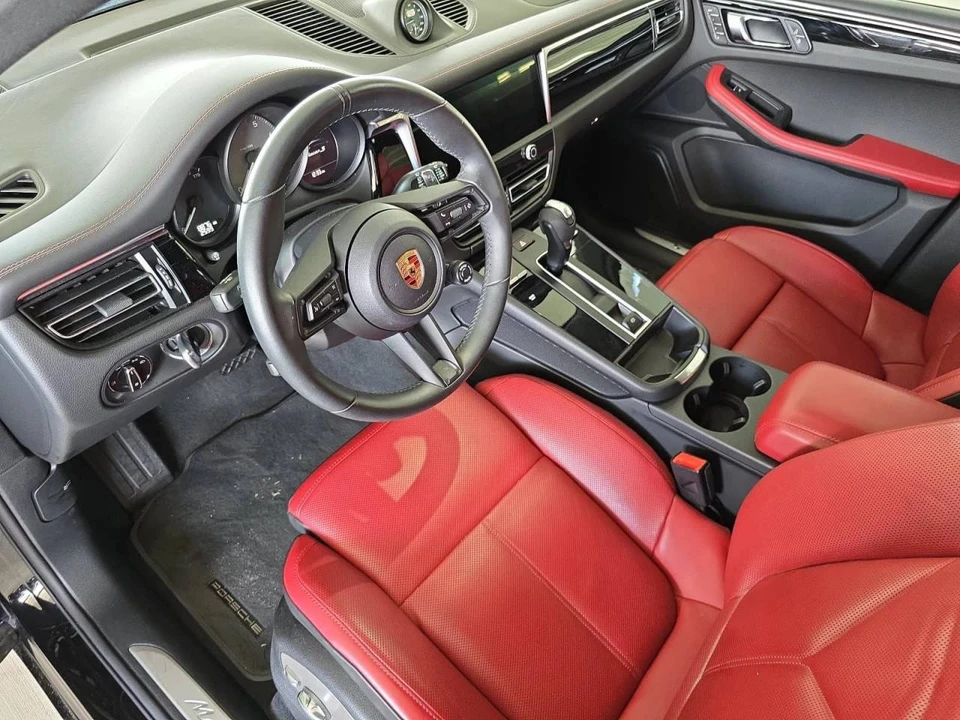 2025 Porsche Macan S - Image 4 of 4