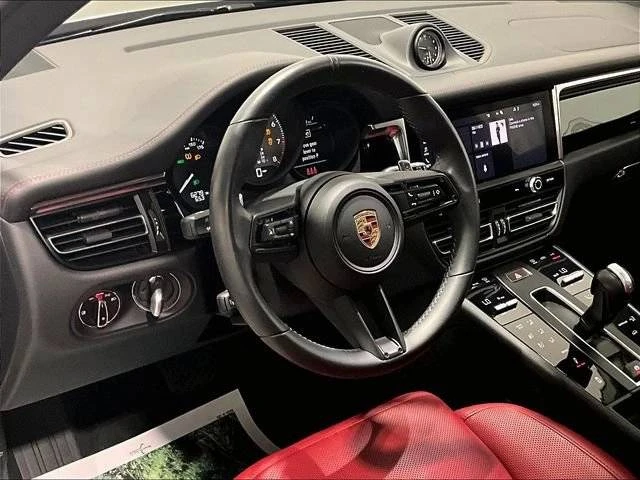 2025 Porsche Macan S - Image 4 of 5