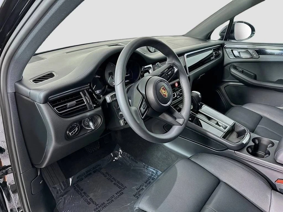 2025 Porsche Macan S - Image 4 of 5