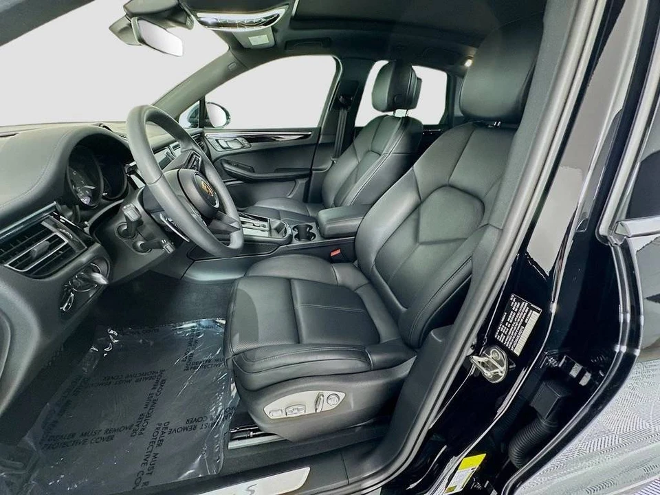 2025 Porsche Macan S - Image 5 of 5