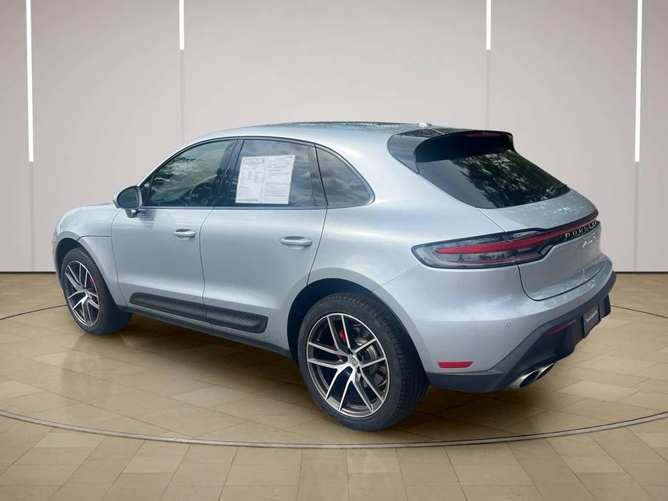 2025 Porsche Macan S - Image 3 of 5